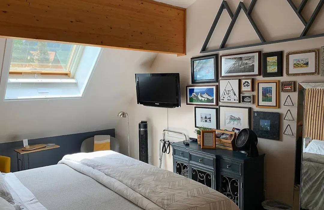 Ambleside Lodge Bed & Breakfast-1